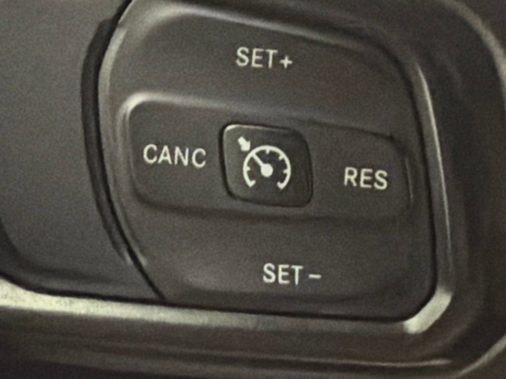 Used 2018 Jeep Wrangler Unlimited Sport S AWD/4WD image 19