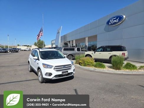 Used 2018 Ford Escape SE w/ Ford Safe & Smart Package AWD/4WD image 1