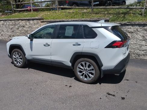 Used 2023 Toyota RAV4 Limited AWD/4WD image 7
