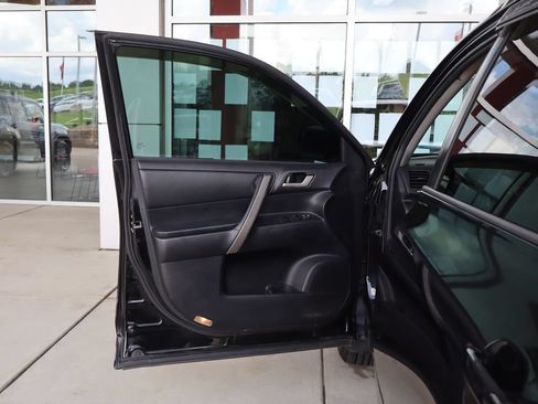 Used 2010 Toyota Highlander SE AWD/4WD image 13