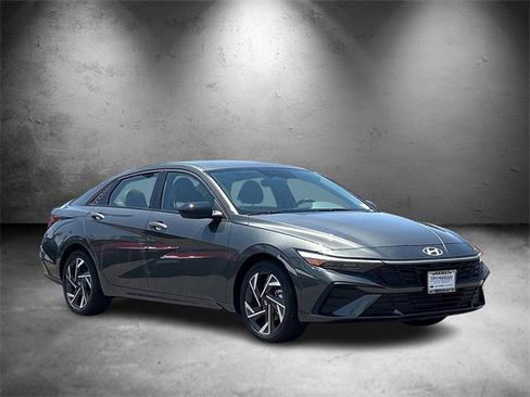 New 2025 Hyundai Elantra Sport image 2