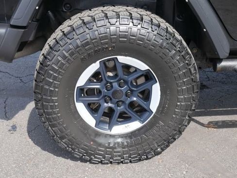 Used 2022 Jeep Wrangler Unlimited Rubicon w/ LED Lighting Group AWD/4WD image 12