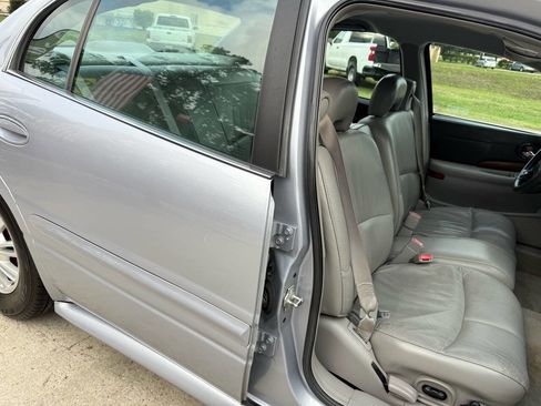 Used 2004 Buick Le Sabre Custom image 30