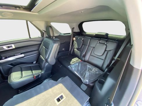 Used 2023 Ford Explorer XLT w/ Equipment Group 202A AWD/4WD image 15
