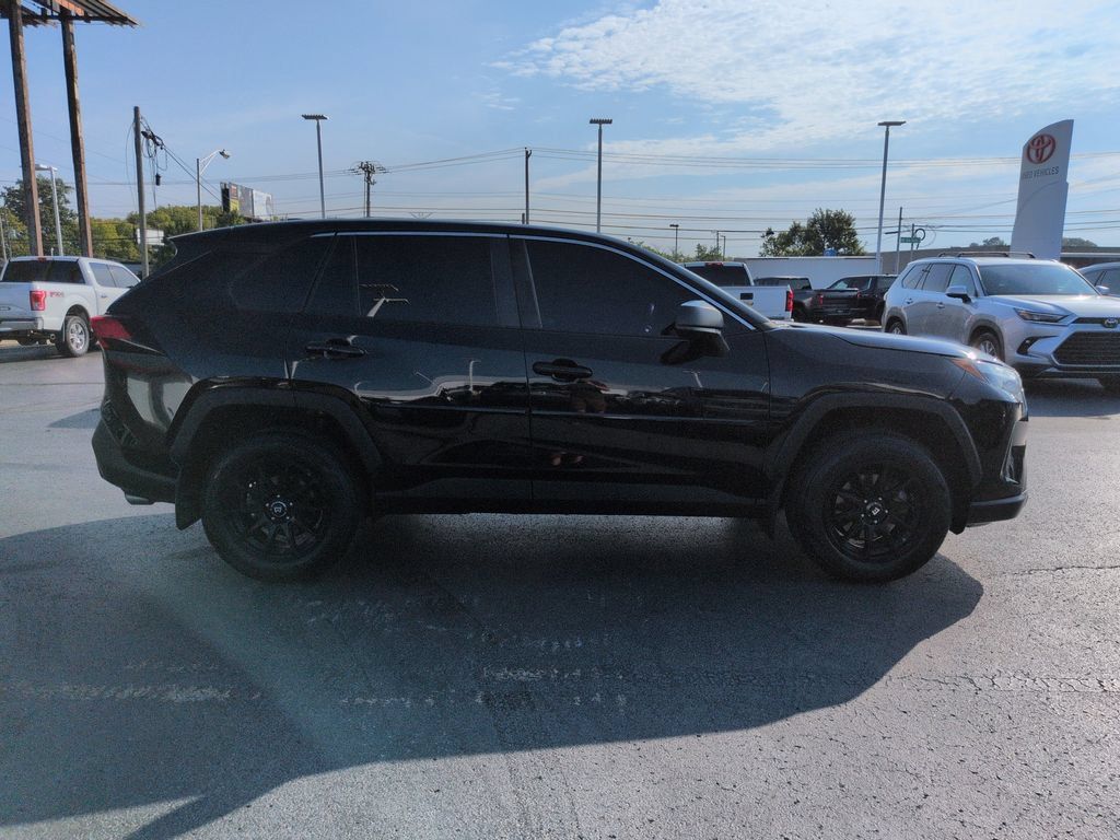 Certified 2023 Toyota RAV4 LE FWD image 6