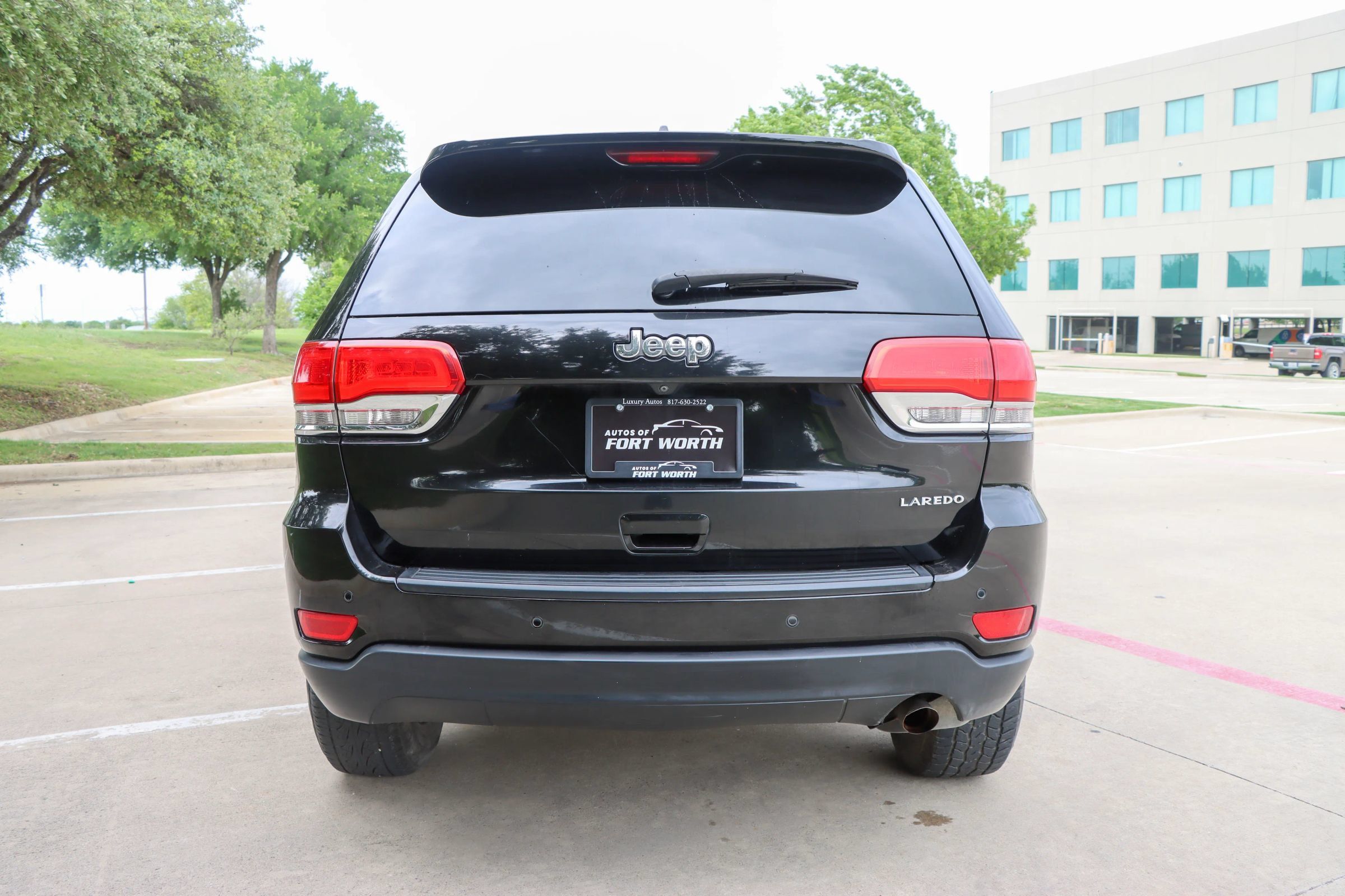 Used 2017 Jeep Grand Cherokee Laredo RWD image 6