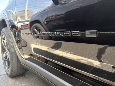 Certified 2022 Jeep Grand Cherokee Altitude AWD/4WD image 35