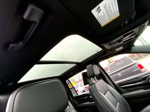 Used 2023 GMC Yukon XL Denali w/ Denali Reserve Package image 20