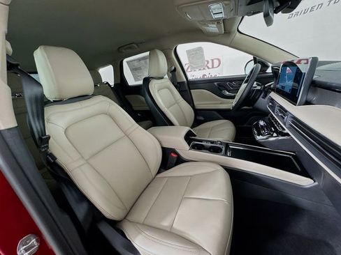 New 2026 Lincoln Corsair Premiere image 28