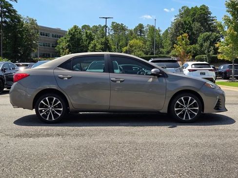 Used 2017 Toyota Corolla SE FWD image 6