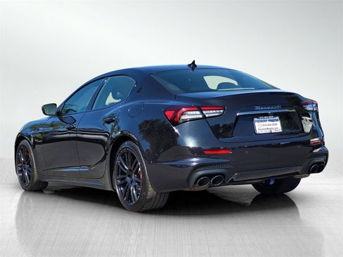 Used 2023 Maserati Ghibli Modena image 6