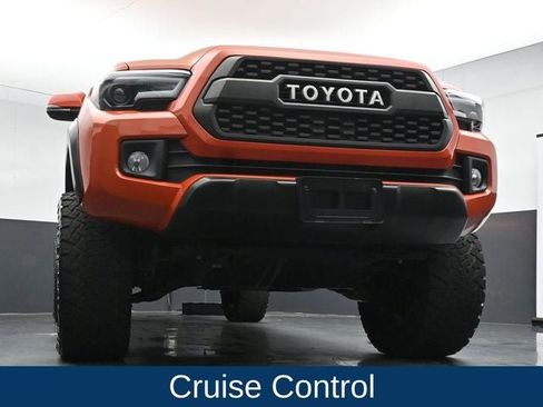 Used 2017 Toyota Tacoma TRD Off-Road w/ Tow Package (A/T) image 22