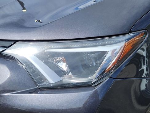 Used 2018 Toyota RAV4 XLE w/ Plus Extra Value Package AWD/4WD image 8