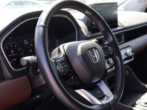 Used 2025 Honda Pilot Elite image 26