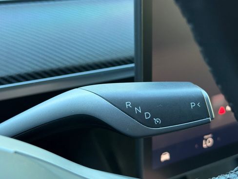 Used 2023 Tesla Model Y Performance image 33