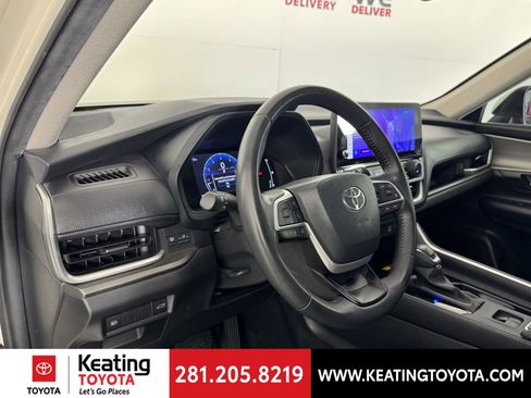 Certified 2024 Toyota Grand Highlander XLE image 15