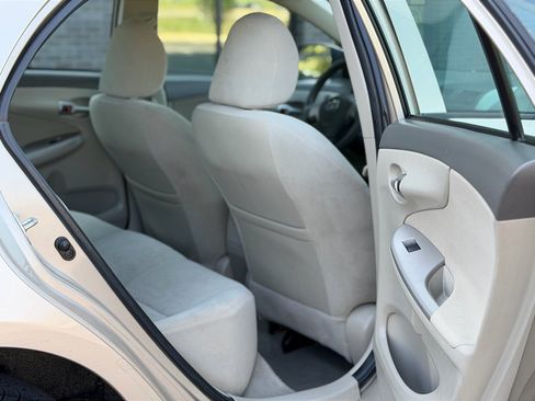 Used 2010 Toyota Corolla LE FWD image 8