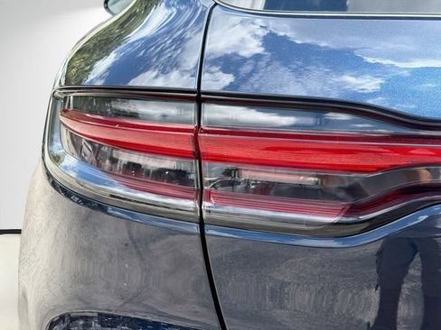 Used 2019 Porsche Macan AWD/4WD image 10