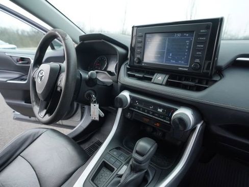 Used 2022 Toyota RAV4 LE image 31