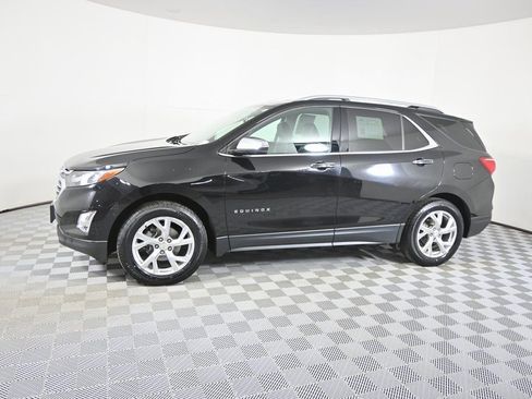 Used 2020 Chevrolet Equinox Premier image 2