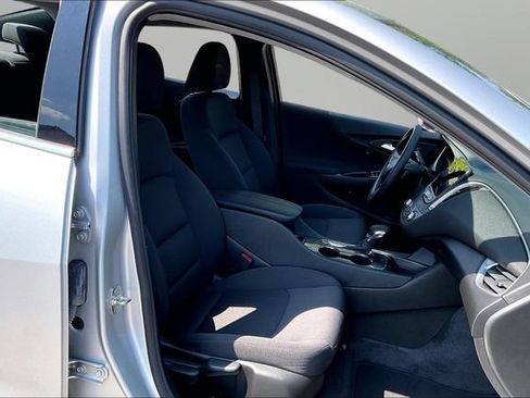 Used 2022 Chevrolet Malibu LT FWD image 7