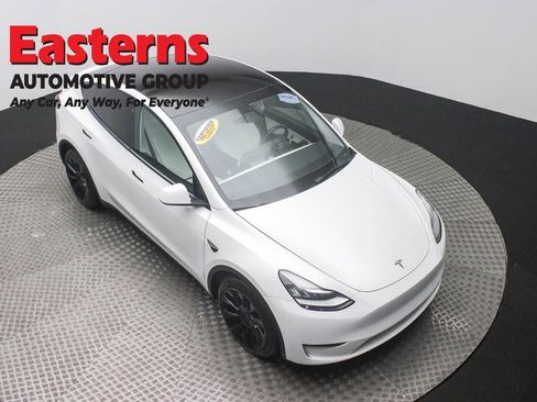 Used 2021 Tesla Model Y Long Range image 3