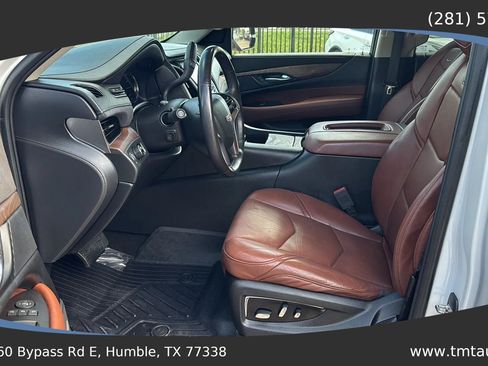 Used 2018 Cadillac Escalade Premium Luxury RWD image 20