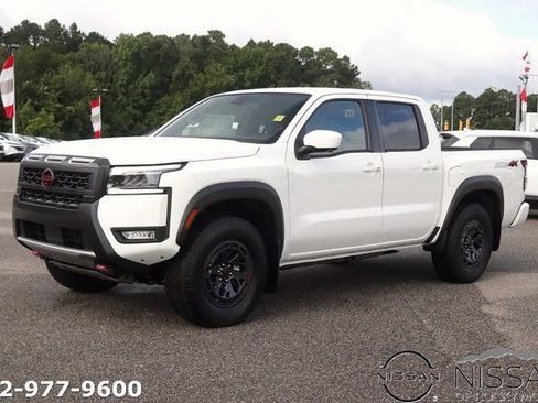 New 2025 Nissan Frontier PRO-4X w/ Pro Convenience Package image 3