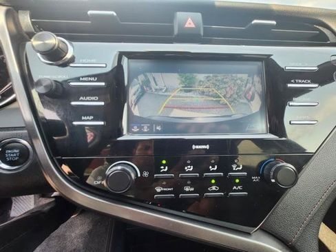 Used 2020 Toyota Camry LE w/ Convenience Package FWD image 16