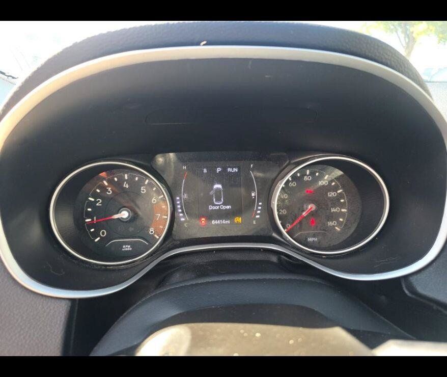 Used 2019 Jeep Compass Latitude FWD image 5