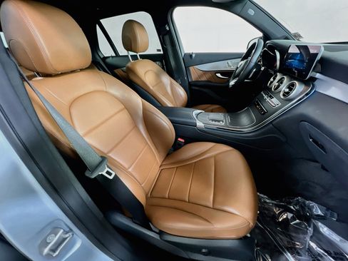 Used 2021 Mercedes-Benz GLC 300 4MATIC image 28