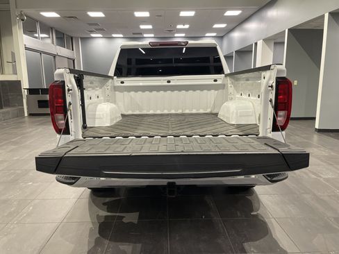 Used 2023 GMC Sierra 1500 SLE AWD/4WD image 36