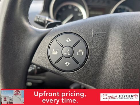 Used 2012 Mercedes-Benz GL 550 4MATIC image 17