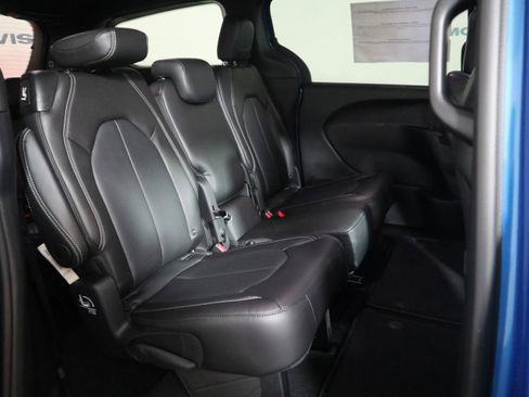 New 2026 Chrysler Pacifica Select image 21