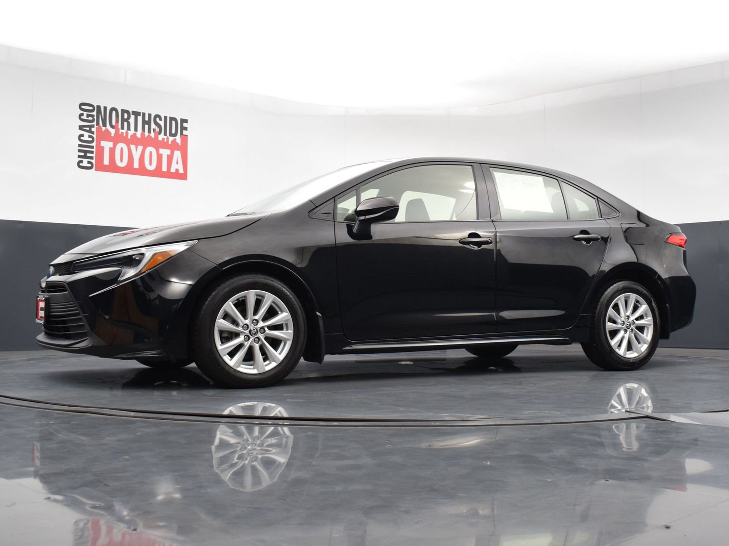 Used 2023 Toyota Corolla LE w/ LE Convenience Package FWD image 24