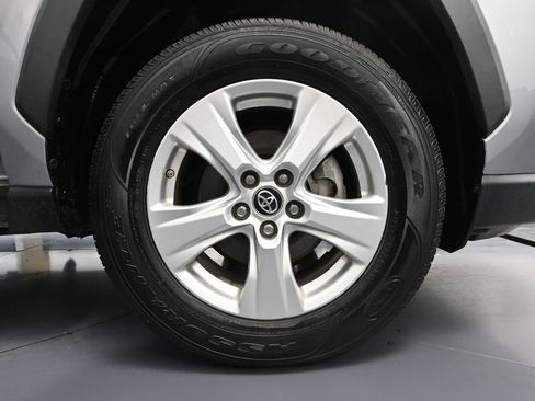 Used 2019 Toyota RAV4 LE w/ Carpet Mat Package AWD/4WD image 16