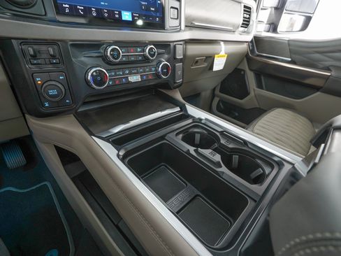 Used 2026 Ford F250 Platinum w/ Platinum Plus Package image 24