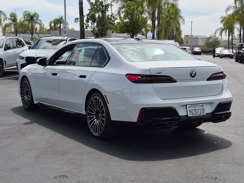 Used 2025 BMW 760i xDrive AWD/4WD image 8