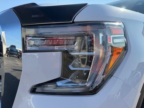 Used 2020 GMC Sierra 1500 SLT AWD/4WD image 11
