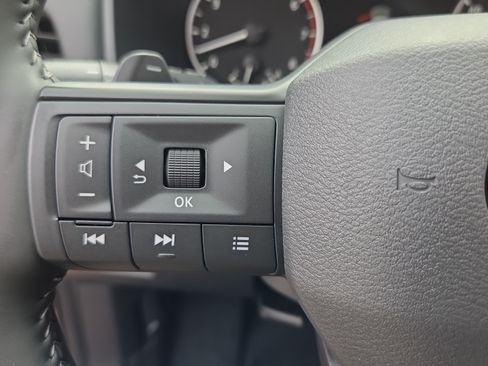 Used 2026 Nissan Rogue SV FWD image 20