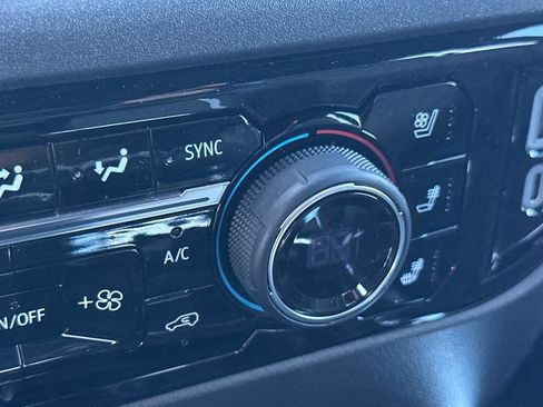 Used 2024 Chevrolet Silverado 1500 High Country w/ Technology Package image 30