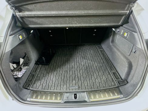 Used 2025 Jaguar F-PACE R-Dynamic S image 30