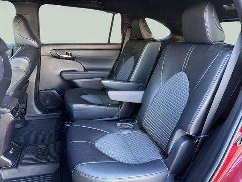 Used 2023 Toyota Highlander XSE image 21