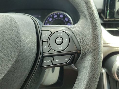 Used 2020 Toyota RAV4 XLE AWD/4WD image 23