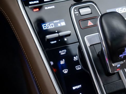 Certified 2018 Porsche Panamera 4S image 22