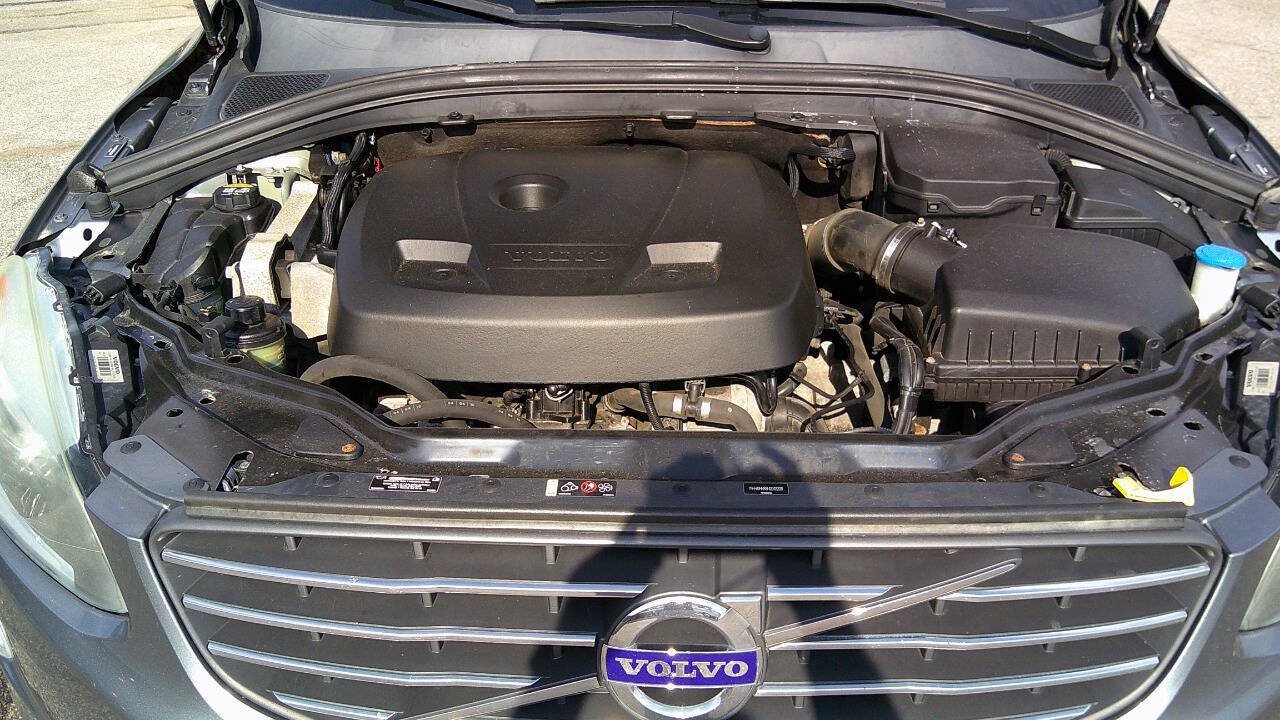 Used 2017 Volvo XC60 T5 Dynamic w/ Protection Package AWD/4WD image 40