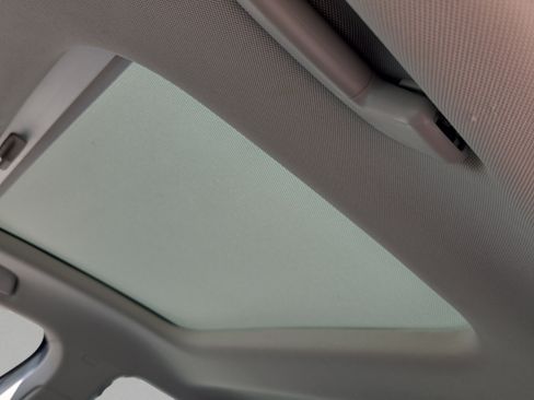 Used 2023 Volkswagen Jetta SE w/ Panoramic Sunroof Package FWD image 16
