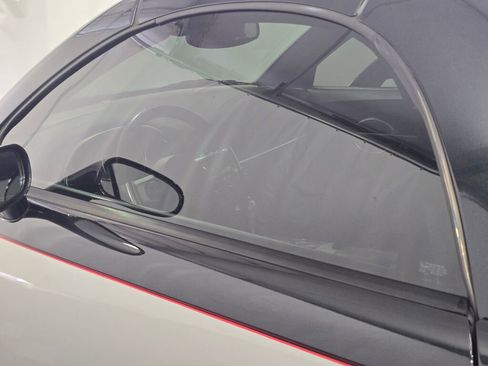 Used 2005 Chevrolet SSR w/ Preferred Equipment Group RWD image 62