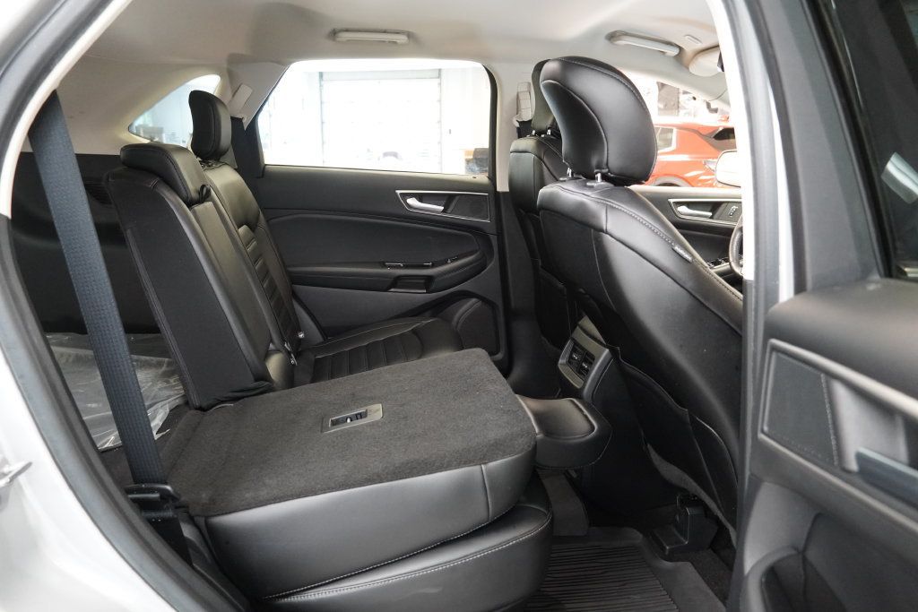 Used 2019 Ford Edge SEL w/ Equipment Group 201A AWD/4WD image 32