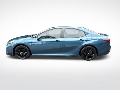 Used 2025 Toyota Camry SE w/ Convenience Package FWD image 8